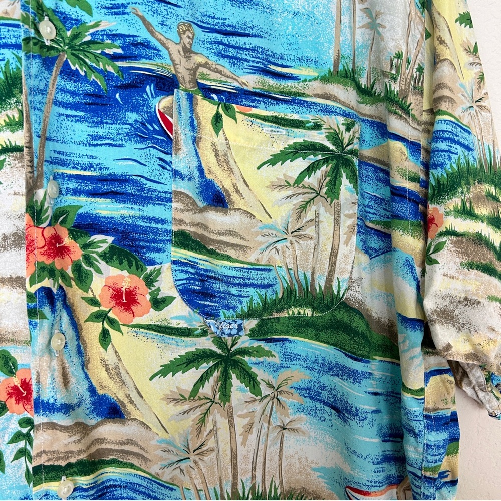 Vintage Tommy Hilfiger Logo
Hawaiian Surfing Floral Board SS
Camp Shirt … - Picture 4 of 10